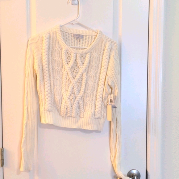 1.State Crop Sweater - Picture 1 of 6